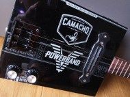 Cigarbox-Gitarre gebaut aus einer Camacho Powerband Zigarrenschachtel